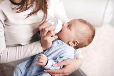 До якого віку немовлят можуть турбувати коліки?